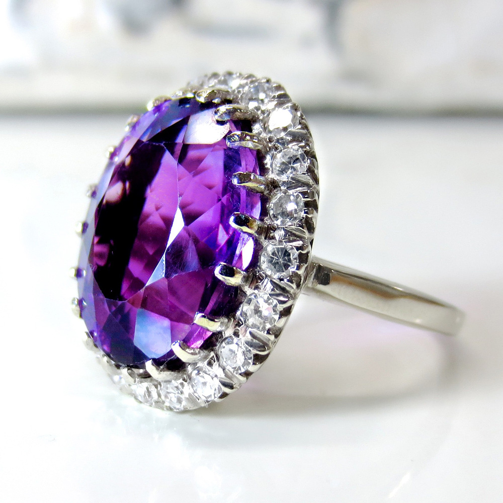 紫寶石戒指